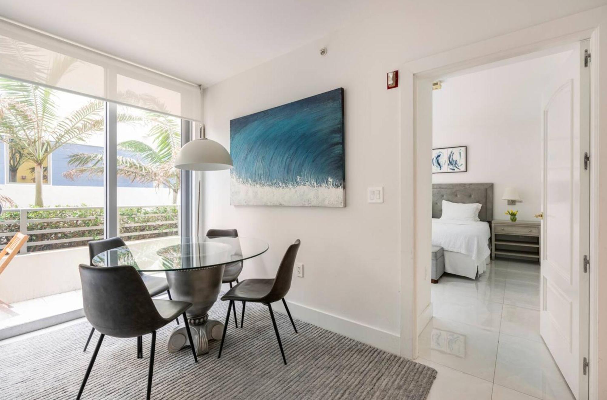 Beachfront Bentley Hotel One Bedroom Suite With Balcony And Beach Access Μαϊάμι Μπιτς Εξωτερικό φωτογραφία
