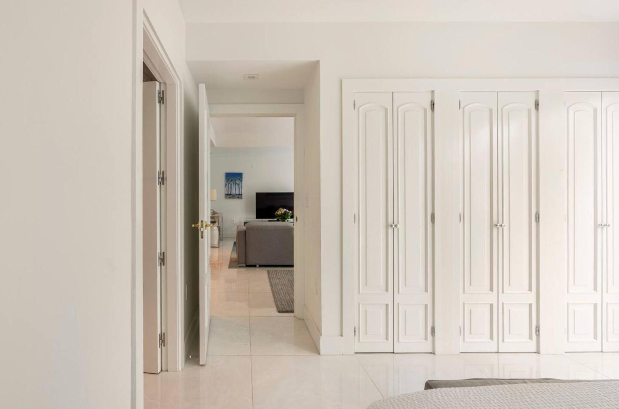 Beachfront Bentley Hotel One Bedroom Suite With Balcony And Beach Access Μαϊάμι Μπιτς Εξωτερικό φωτογραφία